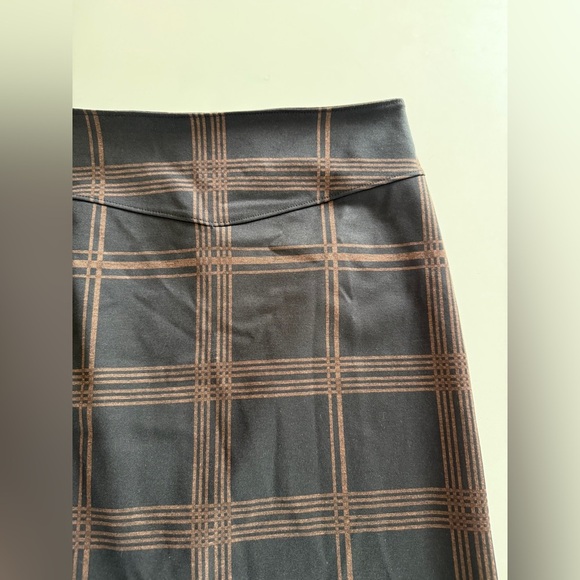 Halogen-Black and Brown-Plaid Mini Skirt-Fall-Classic-Preppy-Size S - Picture 10 of 10